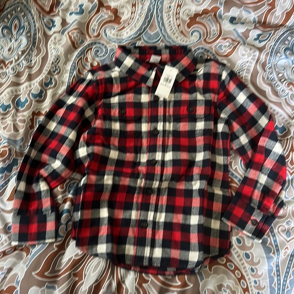 Old navy New with tags just opened size 5t plaid flannel! - Picture 2 of 5
